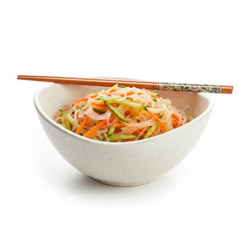 Ensalada de fideos de celofán con pollo